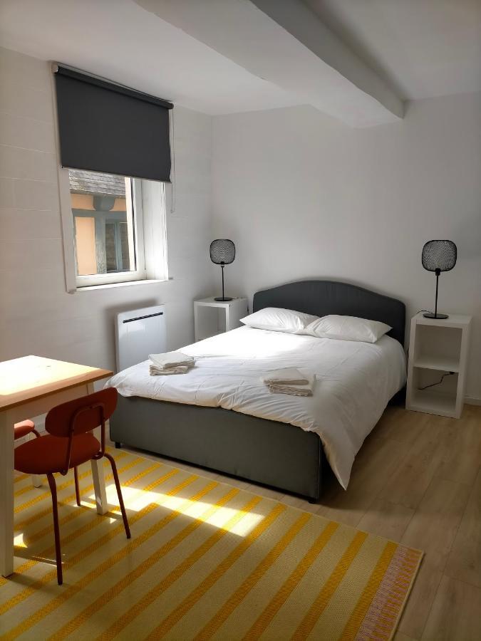 Le 1 St Yves Studios Treguier Bagian luar foto
