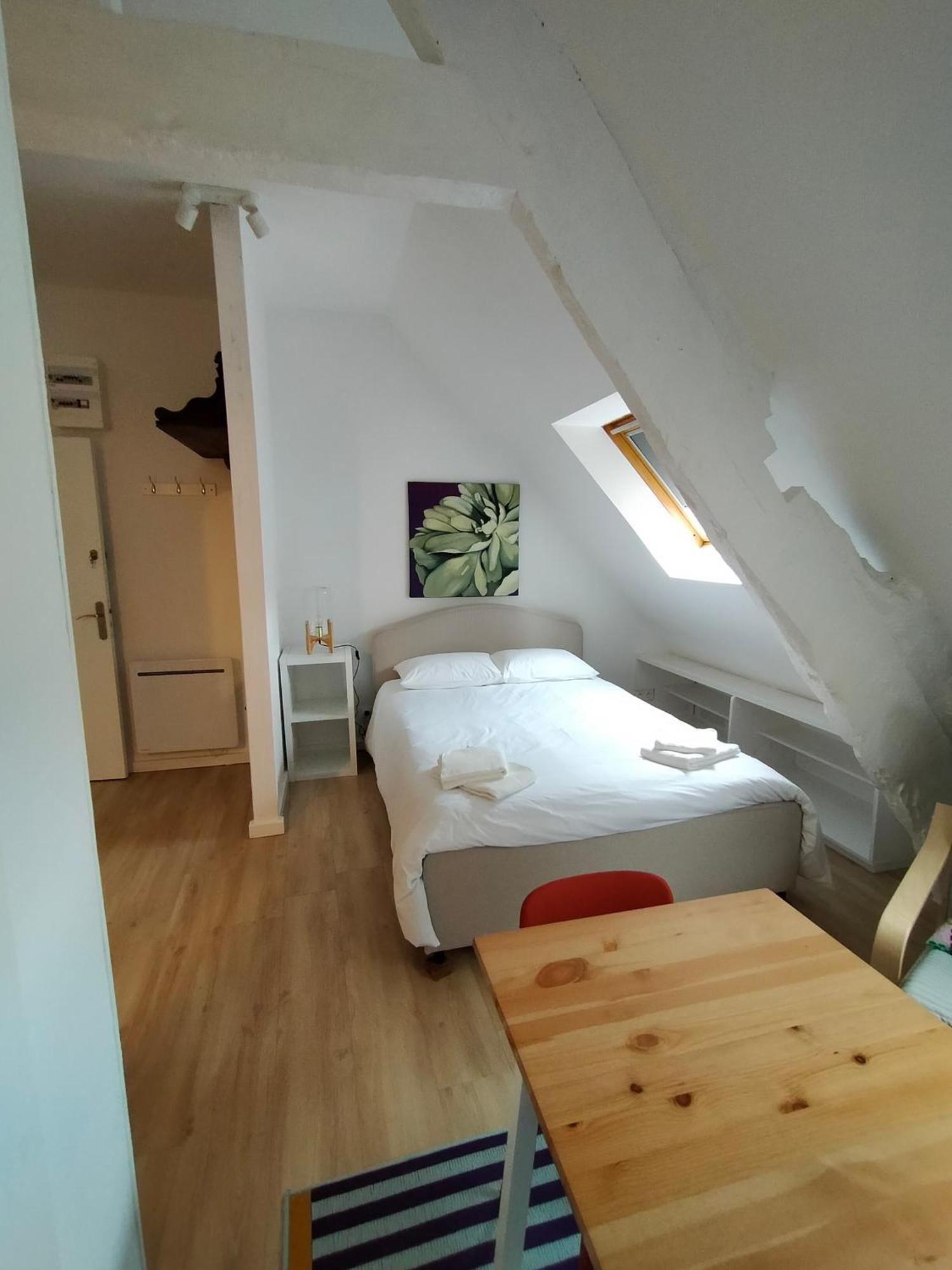 Le 1 St Yves Studios Treguier Bagian luar foto