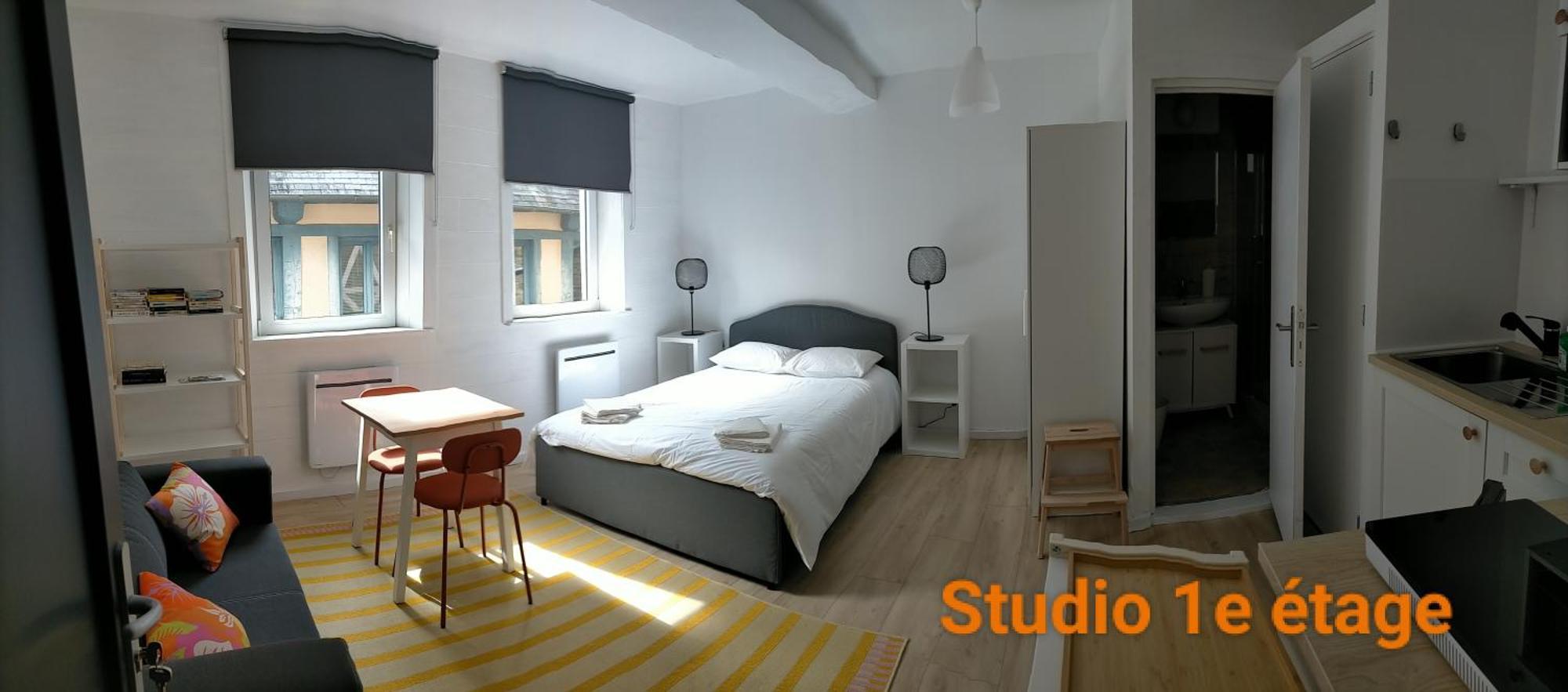 Le 1 St Yves Studios Treguier Bagian luar foto