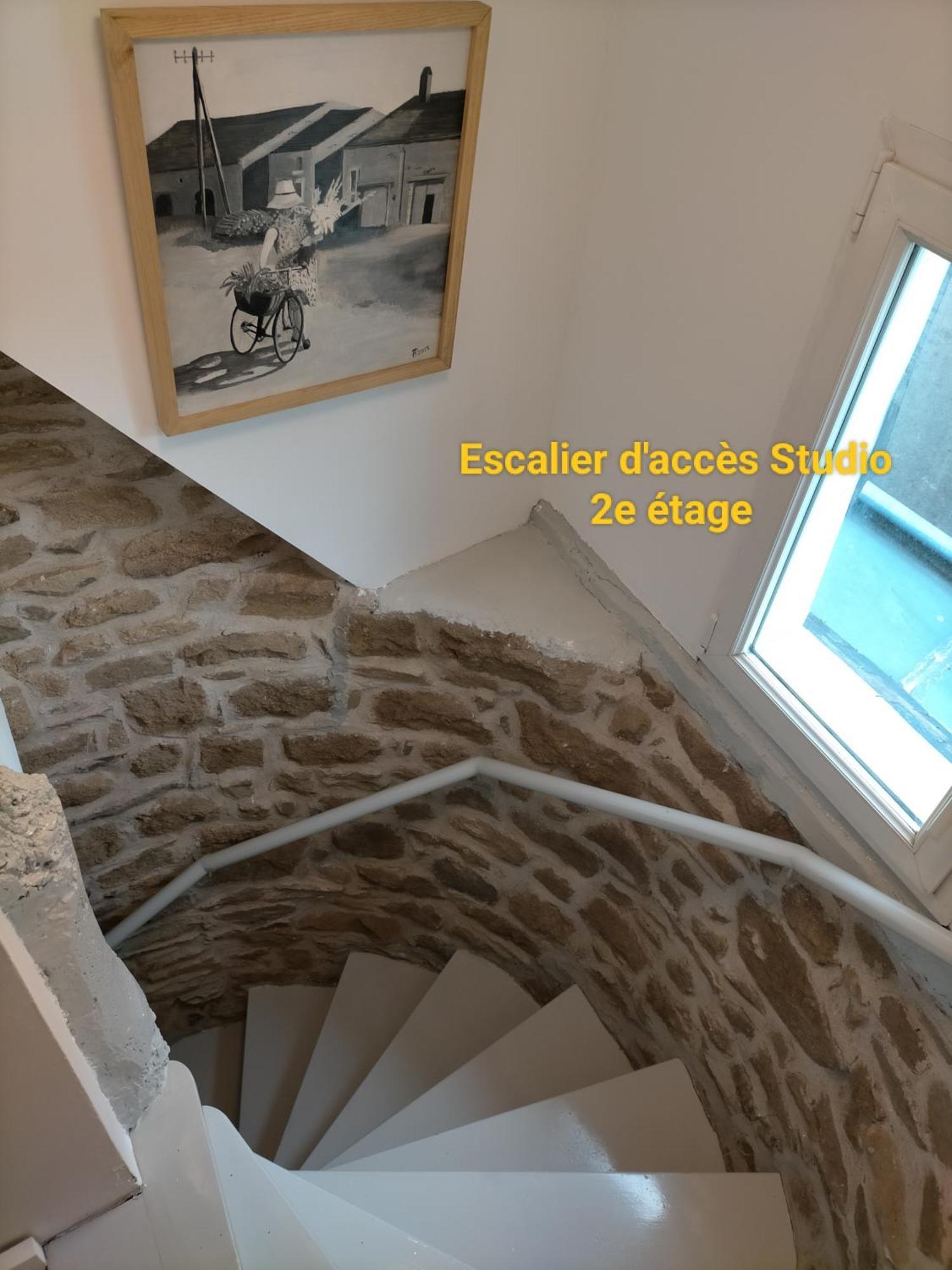 Le 1 St Yves Studios Treguier Bagian luar foto